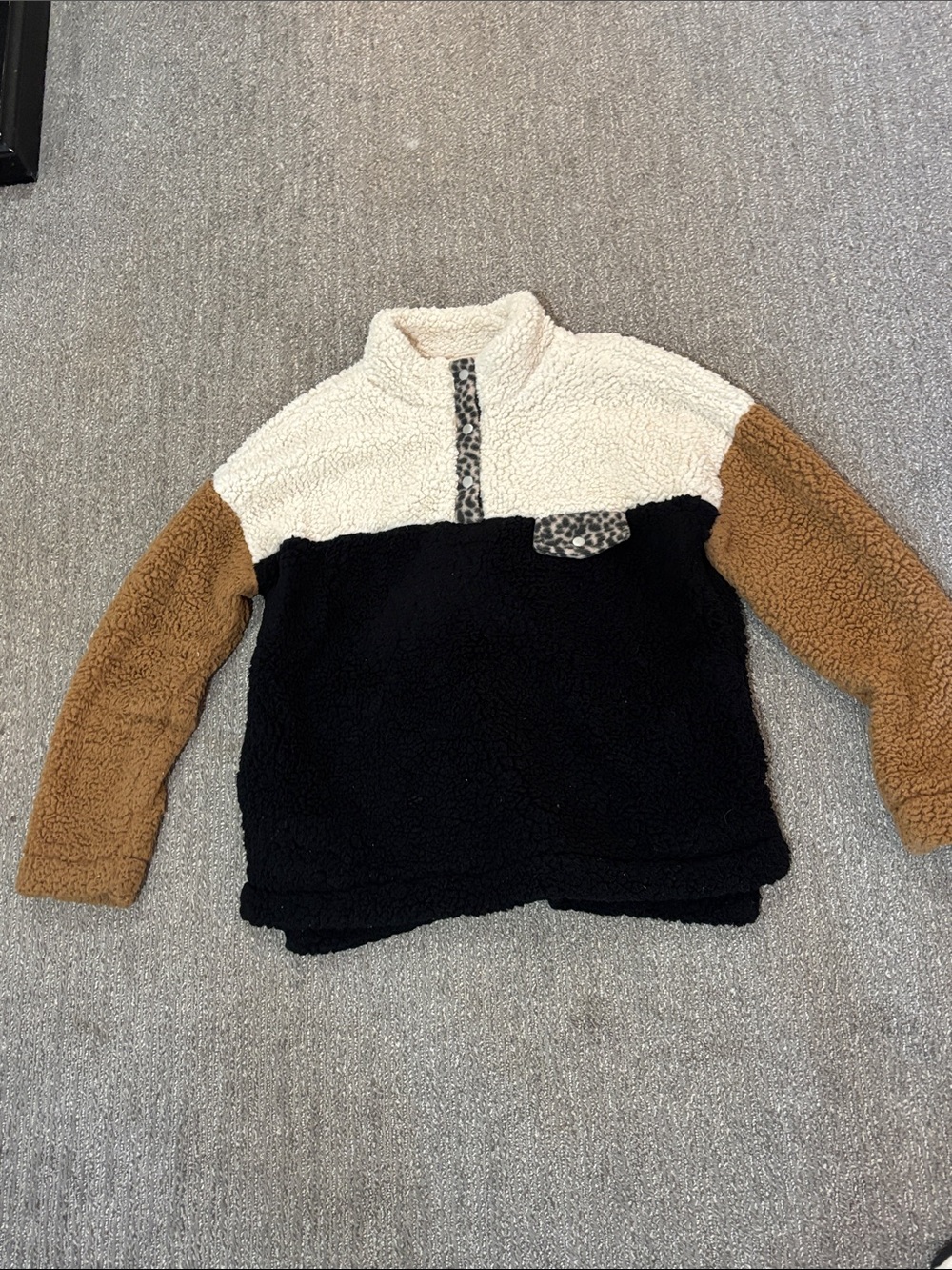 Thread and Supply-women’s Colorblock Sherpa Pullover Jacket - Black/Cream/Brown